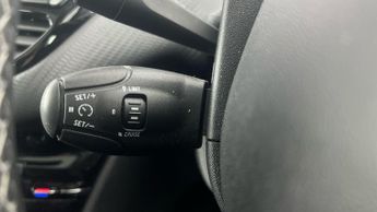 Peugeot 2008 1.2 PureTech Allure Premium EAT (130 ps) - CLIMATE CONTROL - DAB