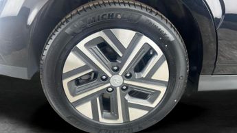 Hyundai Kona 39kWh Premium (10.5kW Charger) (136 ps) - HEATED SEATS - HEATED 