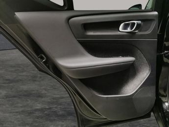 Volvo XC40 1.5h T4 Recharge 10.7kWh R-Design Plug-in (211 ps) - PARK ASSIST