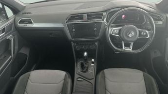Volkswagen Tiguan 2.0 TDI R-Line Tech DSG (150 ps) - LED - SUNBLINDS - 20IN ALLOYS