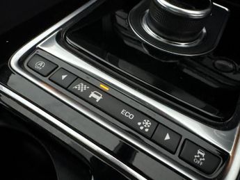 Jaguar F-PACE 2.0 D240 R-Sport AWD (240 ps) - REVERSE CAM - MERIDIAN AUDIO - N