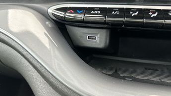 Fiat 500e 42kWh La Prima (118 ps) - SPEED LIMIT RECOG - AIR CON - KEYLESS 