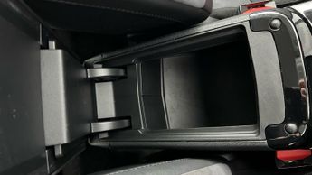 Citroen e-C4 50kWh e-series (7.4kW Charger) (136 ps) - HEATED STEERING