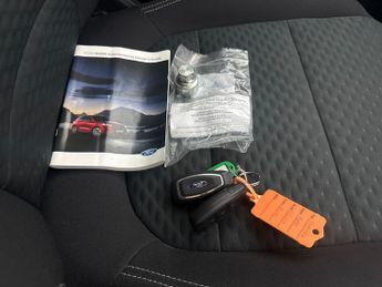 Ford Kuga 1.5 EcoBlue Zetec (120 ps) - PARK SENSORS - 17IN ALLOYS - AIR CO