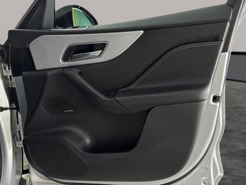 Jaguar F-PACE 2.0 D240 R-Sport AWD (240 ps) - REVERSE CAM - MERIDIAN AUDIO - N