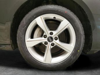 Audi A4 Avant 40 TFSI 204 Sport S Tronic [Tech Pack] - ACTIVE LANE ASSIST - CA