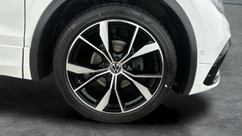 Volkswagen Tiguan 1.5 TSI R-Line DSG (150 ps) - CLIMATE CONTROL - SD CARD MEDIA IN