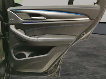 BMW iX3 80kWh M Sport Pro (286 ps) - GESTURE CONTROL - HUD - PARK ASSIST