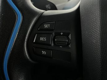 BMW i3 42.2kWh (170 ps) - ADDITIONAL 12V POWER SOCKET - PERFORMANCE CON