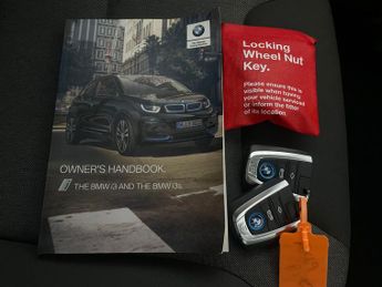 BMW i3 42.2kWh (170 ps) - ADDITIONAL 12V POWER SOCKET - PERFORMANCE CON