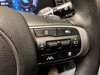 Kia Sportage 1.6 h T-GDi 3 (226 bhp) - LANE DEPARTURE  - LANE FOLLOWING ASSIS