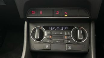 Audi Q3 1.4 TFSI CoD Black Edition S Tronic (150 ps) - ELECTRIC BOOT