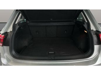 Volkswagen Tiguan 1.5 TSI EVO SE Navigation DSG (150 ps) - ISOFIX - ELECTRONIC HAN