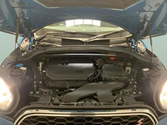 Mini Countryman 2.0 Cooper S Classic ALL4 (192 ps) - HEATED FRONT WINDSCREEN