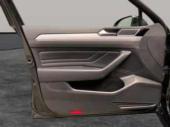 Volkswagen Passat 1.4 TSI 13kWh GTE Plug-in DSG (218 ps) - PARK SENSORS - CLIMATE 