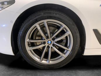 BMW 5 Series 2.0 520i GPF M Sport (184 ps) - HEATED SEATS