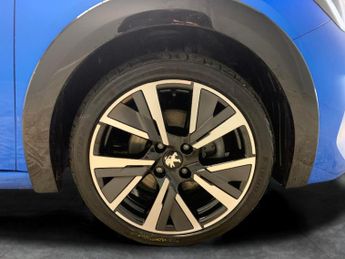 Peugeot 208 1.2 PureTech GT Line EAT (100 ps) - REVERSE CAM - NAV - BLUETOOT