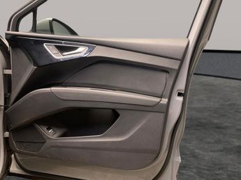 Audi Q4 E-tron 40 S line 82kWh (204 ps) - SPEED LIMIT RECOG - DRIVING MODES - A