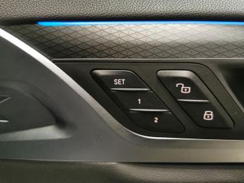 BMW iX3 80kWh M Sport Pro (286 ps) - GESTURE CONTROL - HUD - PARK ASSIST