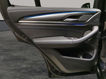 BMW iX3 80kWh M Sport Pro (286 ps) - GESTURE CONTROL - HUD - PARK ASSIST