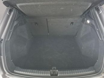 Audi Q4 E-tron 40 S line 82kWh (204 ps) - LED - HEATED SEATS - LANE DEPARTURE