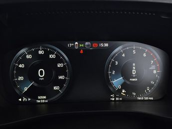 Volvo XC40 1.5h T4 Recharge 10.7kWh Core Plug-in (211 ps) - 360 CAM - LED