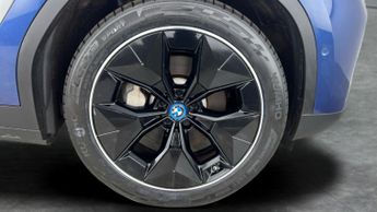 BMW iX3 80kWh Premier Edition Pro (286 ps) - SURROUND VIEW - DRIVING ASS