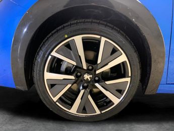 Peugeot 208 1.2 PureTech GT Line EAT (100 ps) - REVERSE CAM - NAV - BLUETOOT