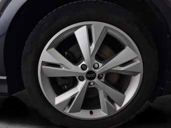 Audi Q4 E-tron 40 S line 82kWh (204 ps) - LED - HEATED SEATS - LANE DEPARTURE