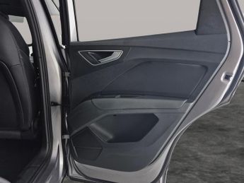 Audi Q4 E-tron 40 S line 82kWh (204 ps) - LED - HEATED SEATS - LANE DEPARTURE