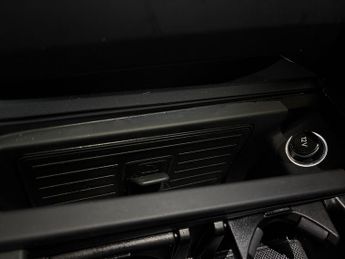 Audi e-tron 55 quattro 95kWh (408 ps) - ADJUSTABLE SUSPENSION - LANE DEPARTU