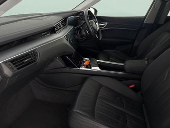 Audi e-tron 55 quattro 95kWh (408 ps) - ADJUSTABLE SUSPENSION - LANE DEPARTU