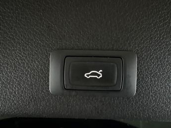 Audi e-tron 55 quattro 95kWh (408 ps) - ADJUSTABLE SUSPENSION - LANE DEPARTU