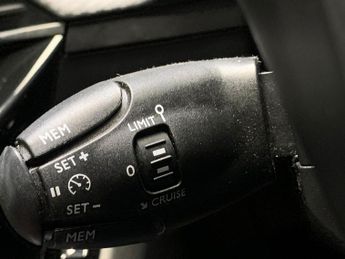 Peugeot E-208 50kWh GT (7.4kW Charger) (136 ps) - BLIND SPOT ASSIST - BLUETOOT
