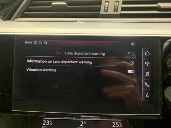 Audi e-tron 55 quattro 95kWh (408 ps) - ADJUSTABLE SUSPENSION - LANE DEPARTU