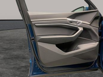 Audi e-tron 55 quattro 95kWh (408 ps) - ADJUSTABLE SUSPENSION - LANE DEPARTU