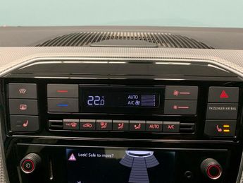 Volkswagen E-up! 18.7kWh e-up! (82 ps) - CRUISE - CLIMATE CONTROL - DAB