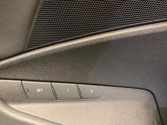 Audi e-tron 55 quattro 95kWh (408 ps) - ADJUSTABLE SUSPENSION - LANE DEPARTU