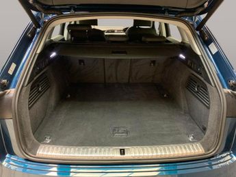 Audi e-tron 55 quattro 95kWh (408 ps) - ADJUSTABLE SUSPENSION - LANE DEPARTU