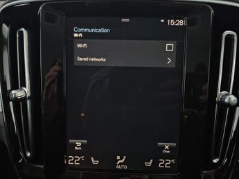 Volvo XC40 1.5h T4 Recharge 10.7kWh Core Plug-in (211 ps) - 360 CAM - LED