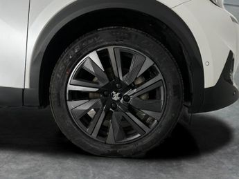 Peugeot E-2008 50kWh GT Premium (136 ps) - LED - REVERSE CAM - ALCANTARA