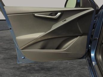 Kia Niro 64.8kWh 3 (201 bhp) - REVERSE CAM - HEATED SEATS - NAV