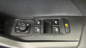 Volkswagen T-cross 1.0 TSI Black Edition DSG (110 ps) - AIR CON - DAB - PRIVACY GLA