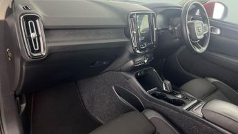 Volvo XC40 1.5 T3 Momentum Pro (163 ps) - BLUETOOTH - CLIMATE CONTROL - DAB