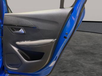 Peugeot E-208 50kWh GT (7.4kW Charger) (136 ps) - BLIND SPOT ASSIST - BLUETOOT
