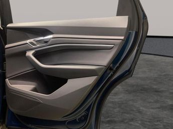 Audi e-tron 55 quattro 95kWh (408 ps) - ADJUSTABLE SUSPENSION - LANE DEPARTU