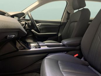 Audi e-tron 55 quattro 95kWh (408 ps) - ADJUSTABLE SUSPENSION - LANE DEPARTU