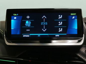 Peugeot E-2008 50kWh GT Premium (136 ps) - REVERSE CAM - ALCANTARA - NAV