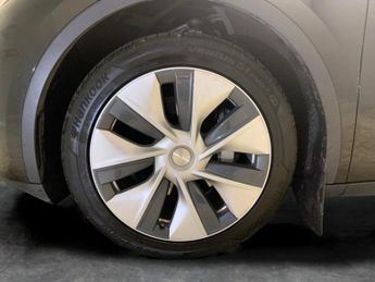 Tesla Model Y (Dual Motor) Long Range 4WDE (384 bhp) - HEATED STEERING