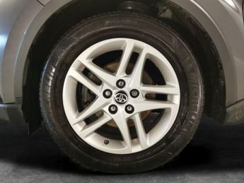 Toyota C-HR 1.8 VVT-h GPF Icon CVT (122 ps) - BLUETOOTH - AIR CON - AUTO HEA